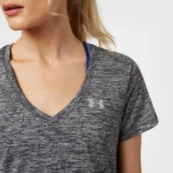 Under Armour Twist Tech V-Neck T-Shirt -Clothing Store go 201788 d